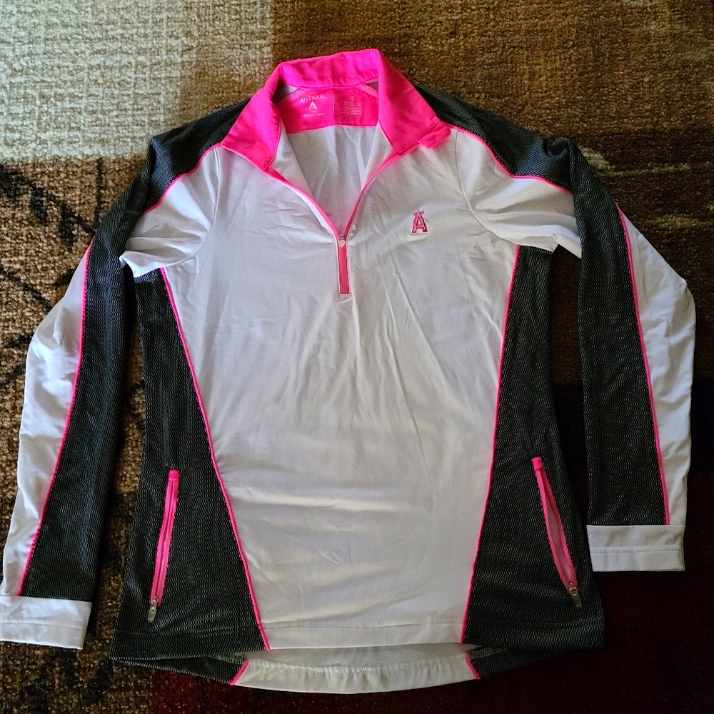 NWOT Antigua Desert Dry 1/2 zip up sweater. SIZE SMALL